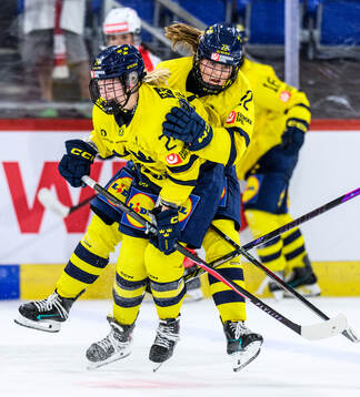Ebba Hedqvist and Hanna Thuvik of Sweden