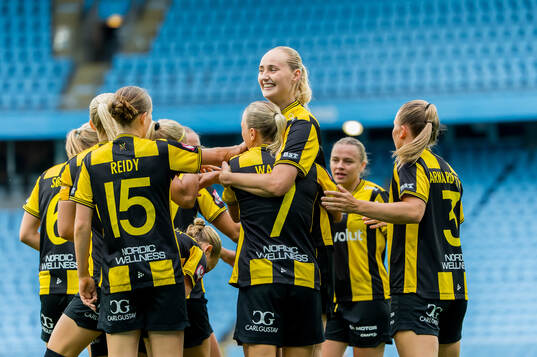 Hammarbys spelare jublar eftr 0-1