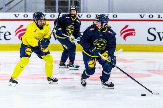 Anna Kjellbin and Lina Ljungblom of Sweden at a practice