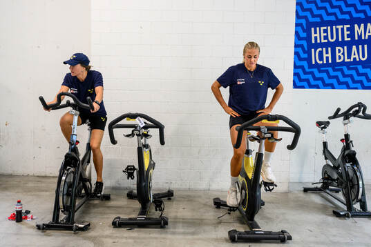 Anna Kjellbin and Sofie Lundin of Sweden