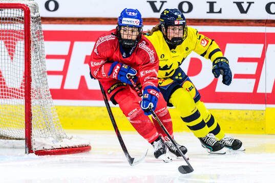 Sara Cajanová of Czech Republic and Hanna Thuvik of Sweden