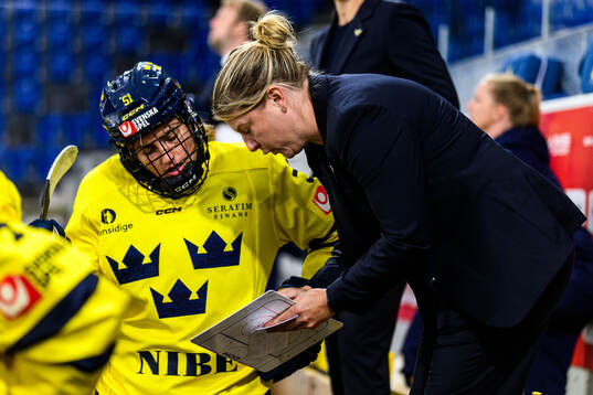 Ella Albinsson and Assistant coach Pernilla Winberg of