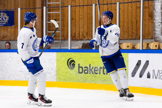 Leksands Pax Kleffner jublar ihop med Tyler Angle