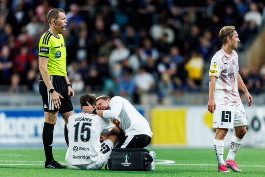Häckens Leo Väisänen har ont