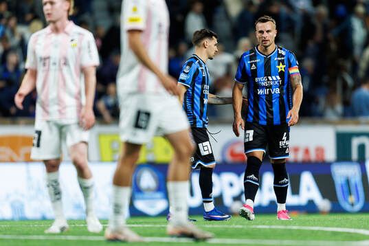 Sirius Isak Bjerkebo och Henrik Rönnlöf Castegren deppar