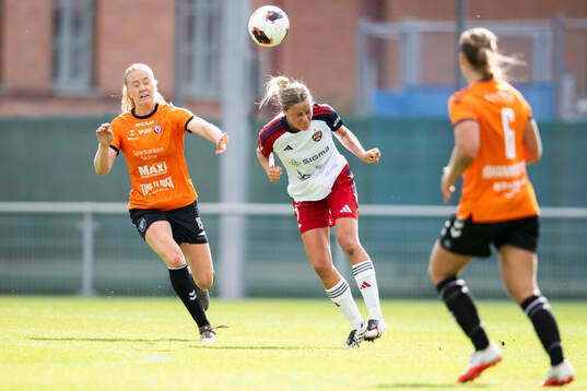 Rosengårds Klara Svensson Senelius nickar
