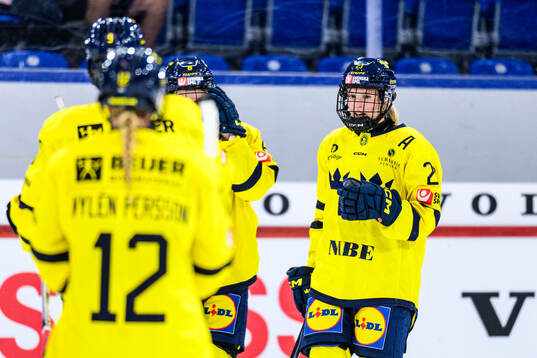 Thea Johansson of Sweden celebrates
