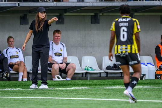 Häckens tränare Elena Sadiku