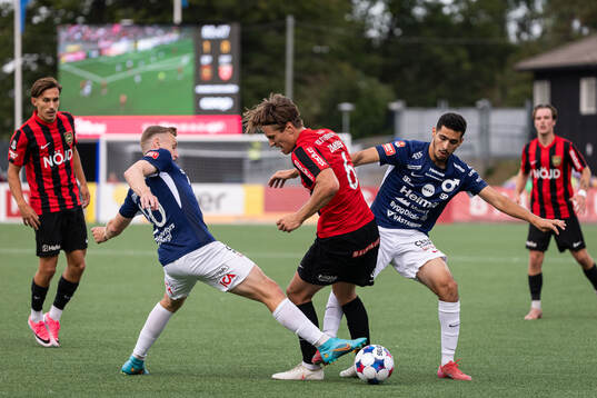 Degerfors Sebastian Ohlsson och Karim Boutera mot