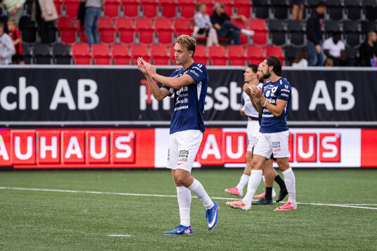 Degerfors Nikolai Skuseth tackar publiken