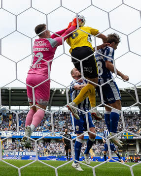 IFK Göteborgs målvakt Viktor Andersson och Felix Eriksson