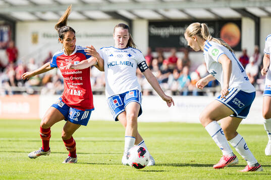 Vittsjös Lisa Klinga och IFK Norrköpings Carrie Jones och
