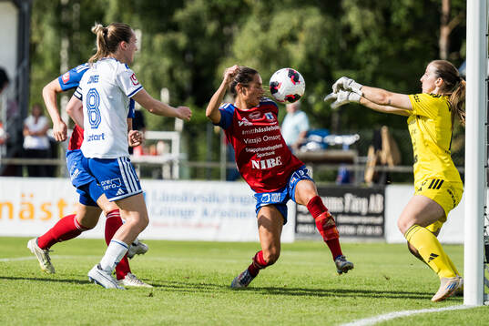 IFK Norrköpings Carrie Jones och Vittsjös Lisa Klinga och