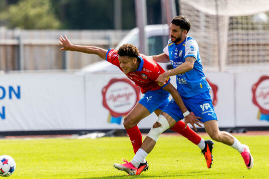 Helsingborgs Obafemi Awodesu och Oddevolds Daniel Krezic