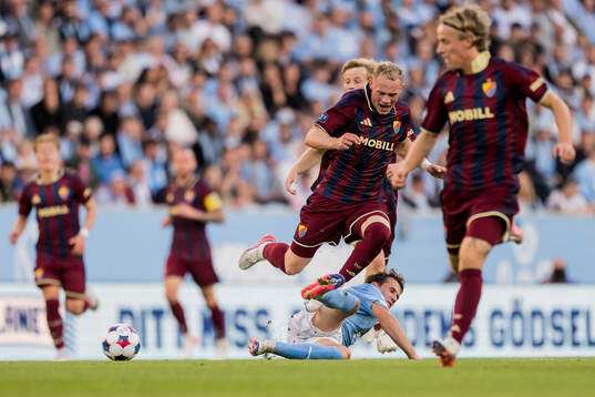 Djurgårdens Kristian Lien och Malmö FFs Kenan Busuladzic