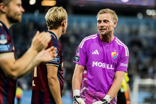 Djurgårdens målvakt Jacob Rinne jublar