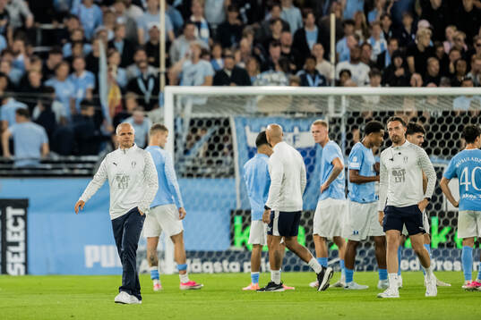 Malmö FFs huvudtränare Gaute Helstrup deppar