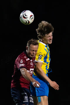 Eskilsminne IFs Hampus Stoltz och Örgrytes Adam Andersson