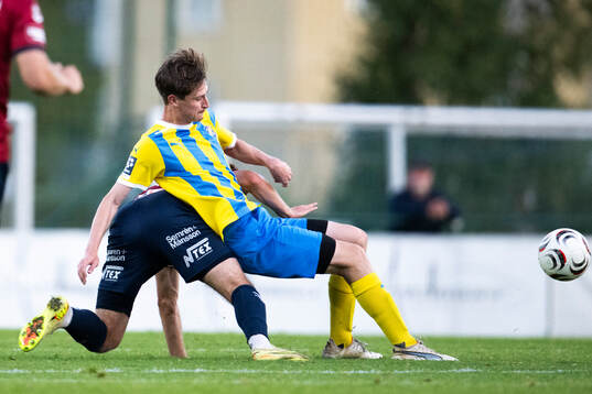 Eskilsminne IFs Melvin Larsson och Örgrytes Daniel Paulson