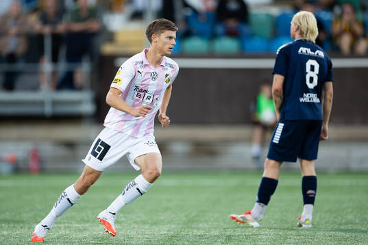 Häckens Adrian Svanbäck jublar