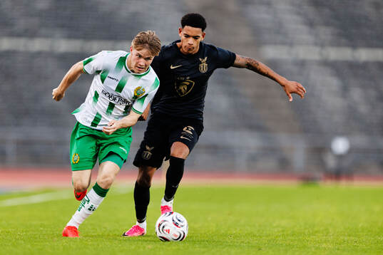 Hammarbys Oliver Jordan Hagen och FC Stockholms Matheo