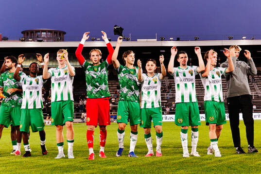 Hammarbys spelare jublar