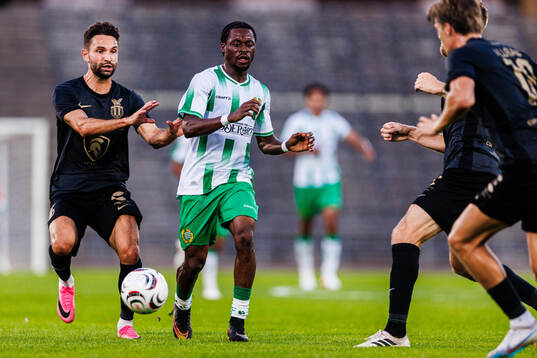 FC Stockholms Marijan Cosic och Hammarbys Frank Junior Adjei