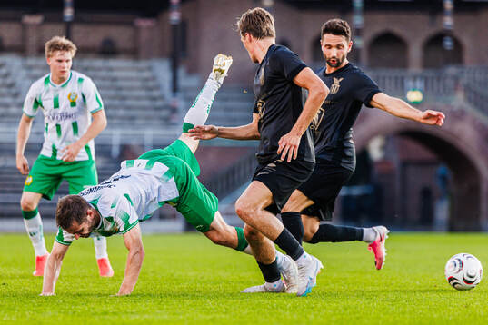 Hammarbys Oscar Johansson Schellhas och FC Stockholms