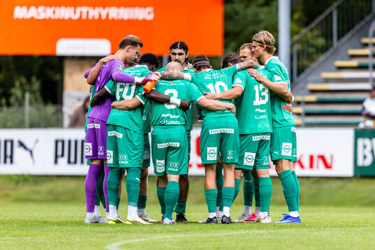 Ljungskiles spelare laddar för match