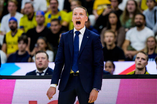 Head coach Mikko Riipinen of Sweden