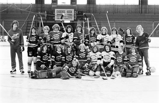 Arne Strömbergs hockeyskola för flickor på Tyrs Hov i