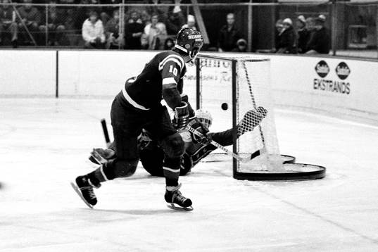 Bläddra bland fler bilder av Ishockey, Osby - IK 70, Oskarshamn
