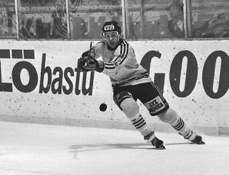 Mats Rasmusson, AIK med pucken