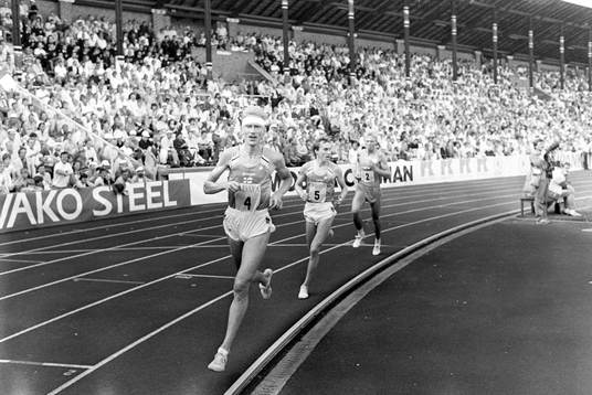 Marti Wainio, Finland i ledningen på 10000 m
