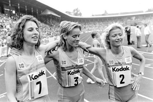 De svenska damerna tog en trippel på 1500 m, fr. v Jill