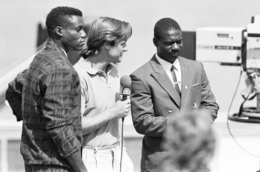 Carl Lewis, USA och Ben Johnson, Canada intervjuas
