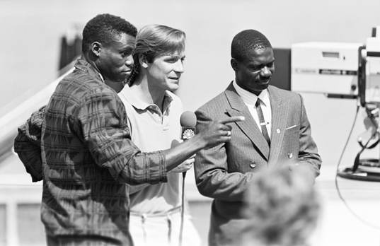 Carl Lewis, USA och Ben Johnson, Canada intervjuas