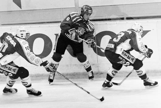 Anders Carlsson, Brynäs ensam med två södertäljespelare