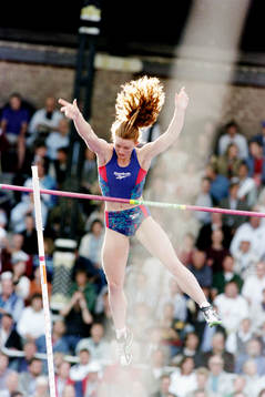 Emma George, Australien i stav