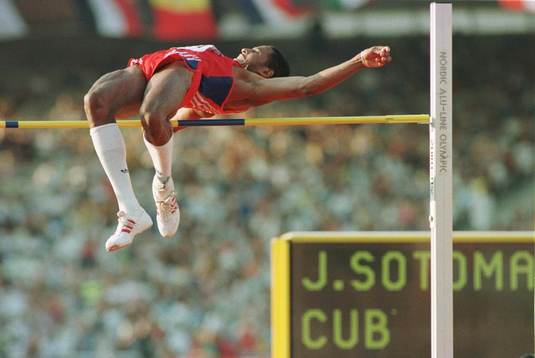 - VM i friidrott -- Kubas Javier Sotomayor i ett av sin