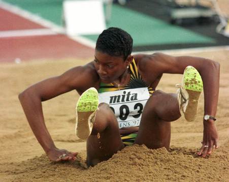 - VM I FRIIDROTT -- Lacena Golding från Jamaica kvalade