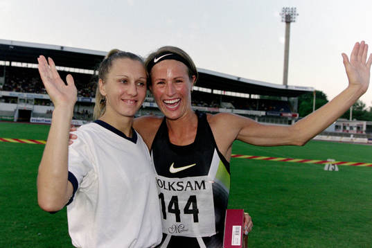 Ludmila Engquist och Malin Ewerlöf jublar